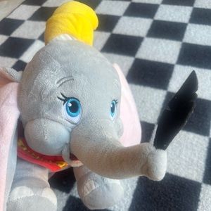 DISNEY Dumbo Plush - like new!